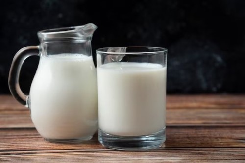 Empresários são condenados à prisão por adulteração de leite, no Oeste