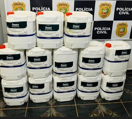 Polícia Civil apreende 260 litros de agrotóxico ilegal em Campo Erê