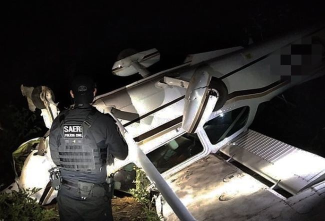 Avião faz pouso forçado no mato e deixa dois feridos em Chapecó