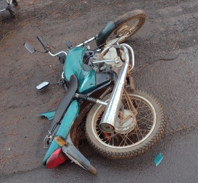 Acidente no trevo de acesso à Cunha Porã deixa motociclista ferida na manhã desta segunda