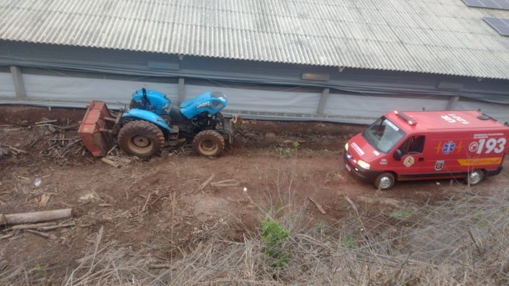 Cinco pessoas, incluindo crianças, ficam feridas em acidente com máquina agrícola no Oeste