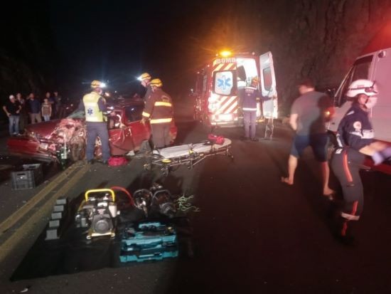 Grave acidente de Trânsito deixa seis pessoas feridas na BR-282, em Maravilha