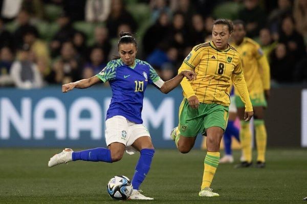 Brasil dá adeus ao sonho do título da Copa do Mundo Feminina ao empatar com a Jamaica