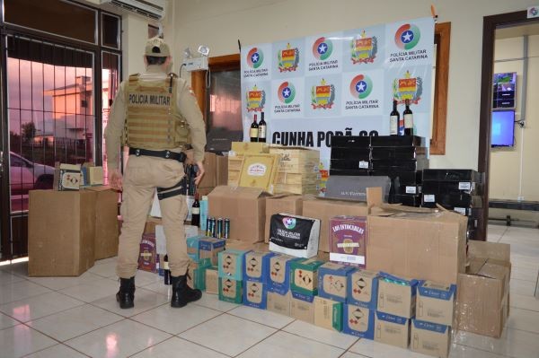 Polícia Militar apreende carga ilegal de produtos argentinos avaliada em 500 mil reais em Cunha Porã