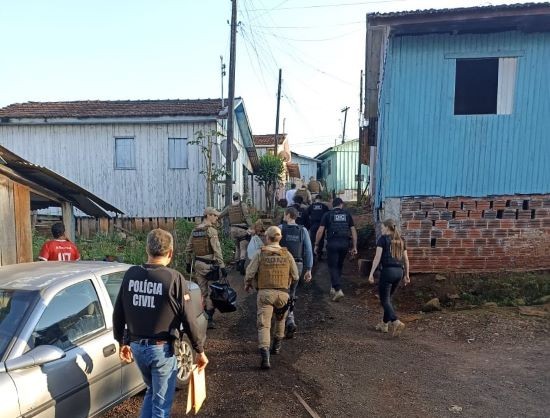 Operação policial resulta em prisões e apreensão significativa de drogas em Cunha Porã