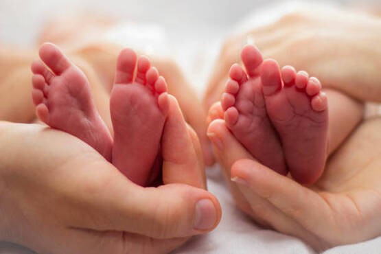 Pai de gêmeos conquista direito a licença-paternidade de 180 dias decretada pela justiça