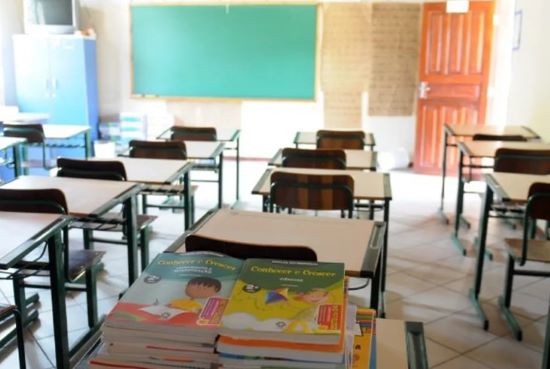 Governo de SC faz lista de livros proibidos e ordena que saiam de circulação das unidades escolares
