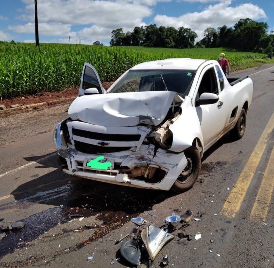 Motorista fica ferido após colisão na BR-158 em Cunha Porã