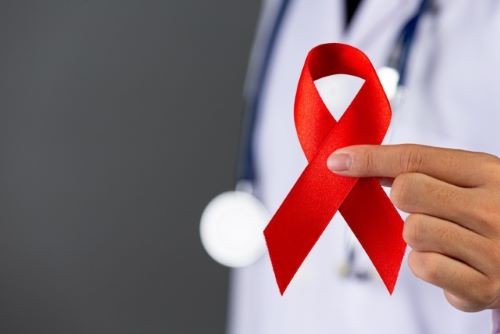 Brasil registra queda de óbitos por aids. Confira os números de Santa Catarina