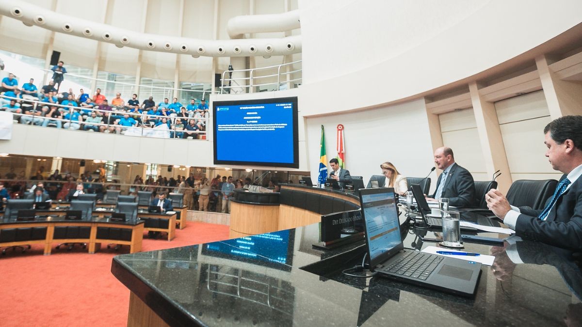 Alesc retorna aos trabalhos com pacote sobre segurança em escolas e pendências de 2023