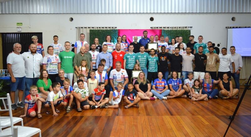 Sessão solene homenageia ADCP pelos 10 anos de dedicação ao esporte em Cunha Porã