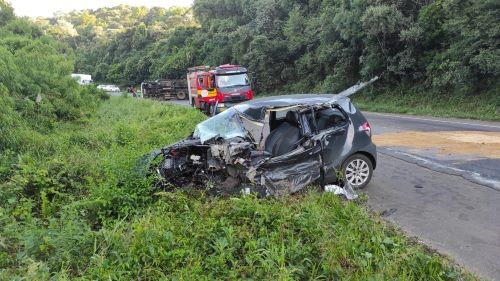  Motorista de 27 anos é socorrida com ferimentos em acidente na BR-282 em Catanduvas
