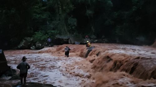 Banho de rio quase termina em tragédia em Chapecó