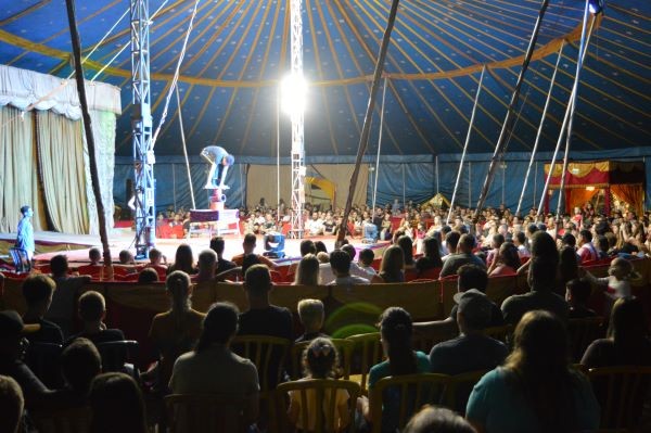 Estreia do Circo Di Sarah encanta público em Cunha Porã