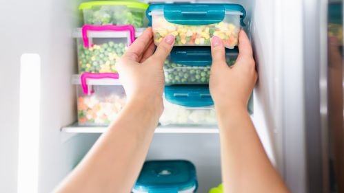 Quanto tempo deve manter os alimentos no congelador?