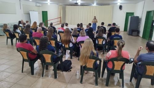 Inicia o Curso Profissionalizante oferecido pelo SENAI na Escola Patrício João de Oliveira de Cunha Porã