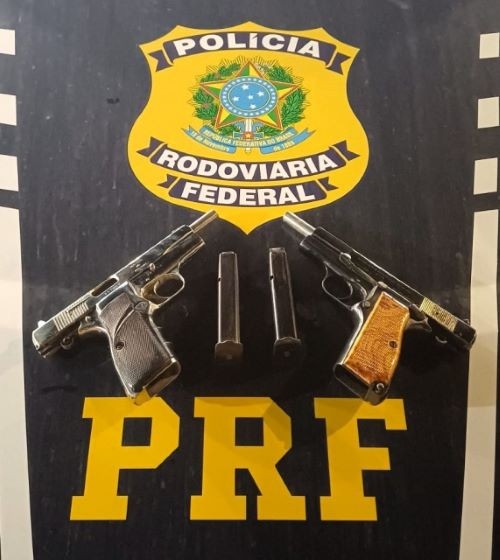 PRF localiza duas pistolas escondidas dentro de pneu estepe na BR-480 em Chapecó