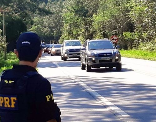 Feriadão trágico nas rodovias federais de SC. Trânsito deixou oito vítimas fatais