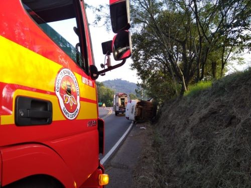 Motorista é resgatado após veículo sair de pista no Oeste de SC