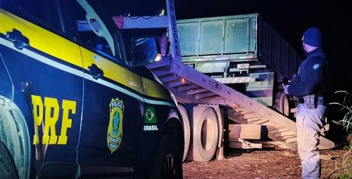 PRF Flagra caminhão trafegando a noite sem luzes na BR-282