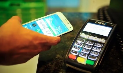 Pix por aproximação será lançado em fevereiro de 2025, informa Banco Central