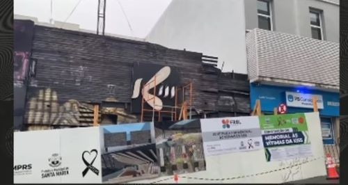 Onze anos e seis meses após tragédia, prédio da boate Kiss começa a ser demolido