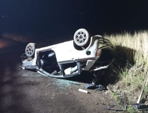 Capotamento de veículo deixa motorista ferido, no Oeste