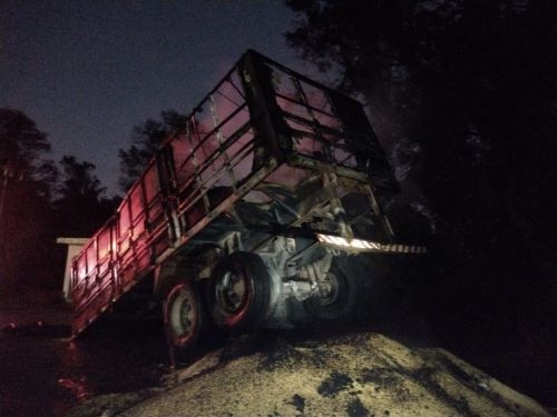 Incêndio em carreta mobiliza Bombeiros em SC