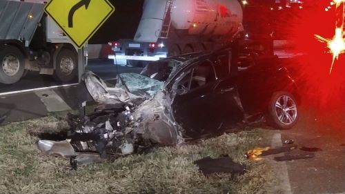 Motorista sofre grave acidente após desviar de veículo que seguia na contramão na BR-282
