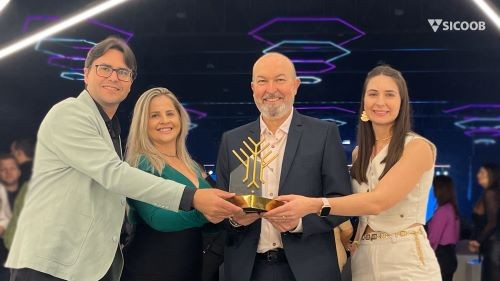 Sicoob Credial recebe Troféu Excelência Sinergia e tem destaque entre maiores cooperativas