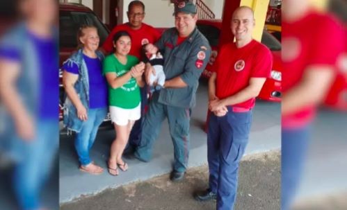 Em ação rápida, bombeiros salvam a vida de bebê engasgado com leite materno