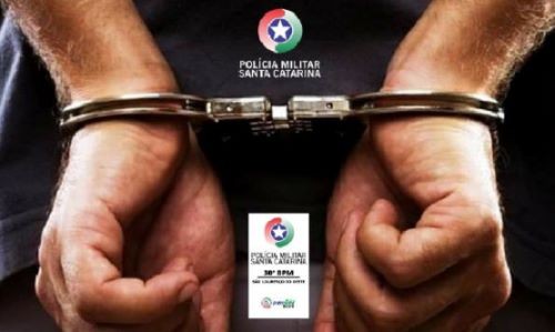Estrangeiros são presos com moeda falsa no Oeste de SC