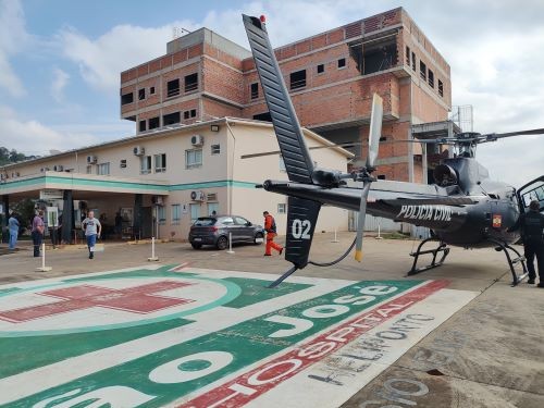 Criança de três anos é atingida na cabeça por concha de retroescavadeira em Maravilha