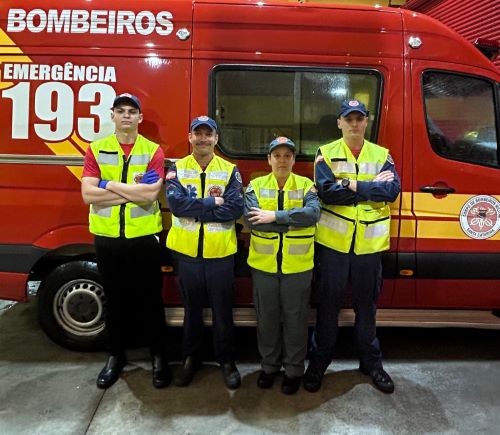 Homem sofre parada cardiorrespiratória durante apresentação musical e é reanimado pelos Bombeiros, no Oeste