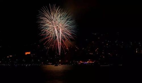 Alesc aprova projeto que proíbe soltura de fogos de artifício com ruídos em SC