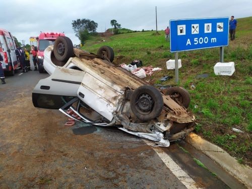 Colisão entre veículos deixa pessoas feridas na BR-282, no Oeste