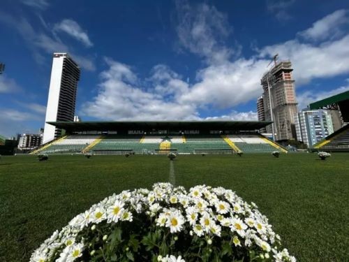 Chapecoense prepara homenagens após 8 anos da tragédia em Medellín
