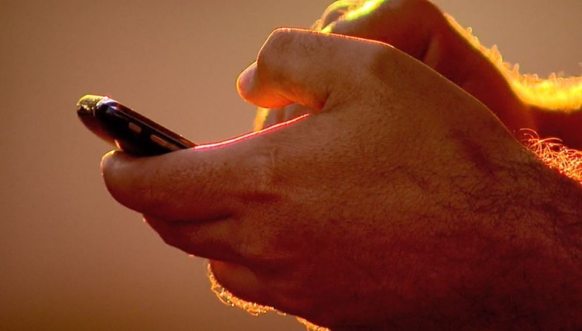 Cleular - aplicativo celular na mão