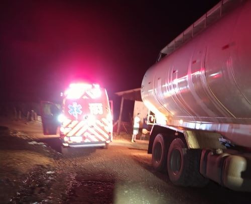 Motorista morre ao encostar caminhão em fiação e sofrer descarga elétrica no Oeste