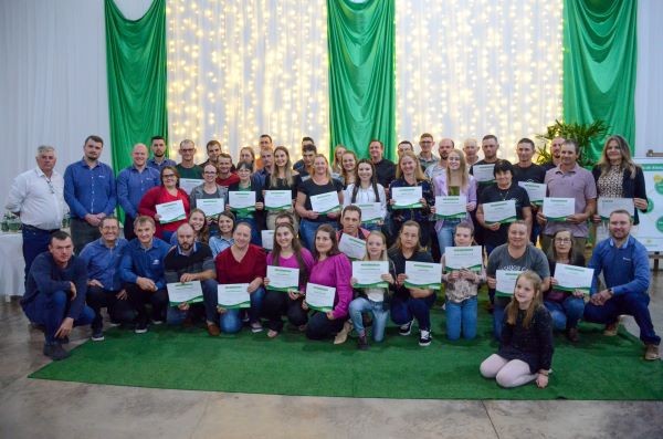 Curso Empresa Rural incentiva gestão sustentável para mais de 50 participantes em Cunha Porã