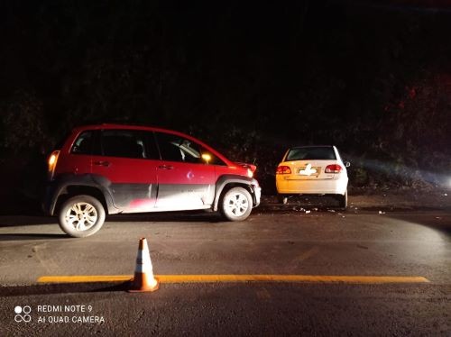 Colisão entre dois automóveis na BR-158 deixa cinco pessoas feridas em Cunha Porã