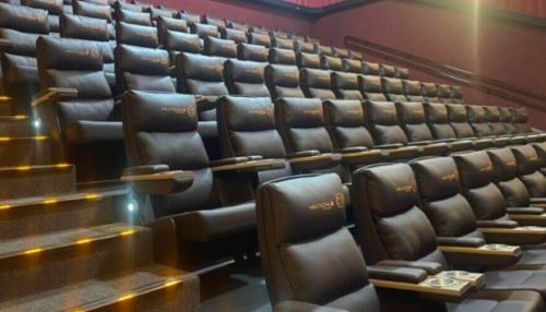 Pessoa com autismo deve ter sessão de cinema adaptado em SC