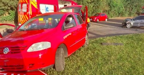 Colisão no trevo secundário em Maravilha na BR-282 deixa duas pessoas feridas