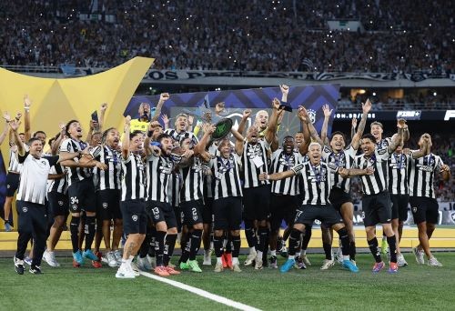 Botafogo é campeão Brasileiro e time catarinense cai para Série B