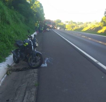 Motociclista fica ferido após queda registrada na BR-282, na região Oeste