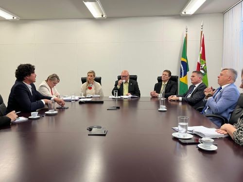 Estado se compromete em reabrir matrículas nas Casas Familiares Rurais