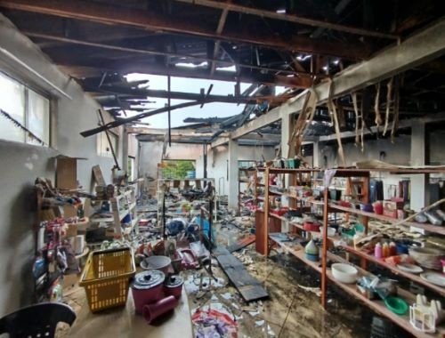 Incêndio destrói estabelecimento comercial no Centro de Tigrinhos