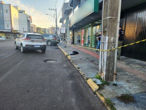 Mulher, com mais de 30 passagens policiais, é presa após esfaquear companheiro no Oeste