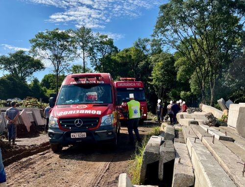 Trabalhador fica ferido ao ser atingido por bloco de concreto em obra as margens da BR-158 em Cunha Porã