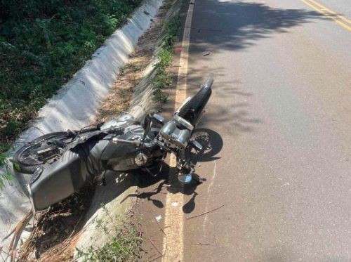 Jovens de 19 e 24 anos morrem em acidente com motocicleta no Oeste